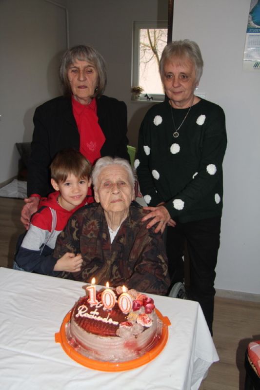 stotinu_godina_bake_ane_3