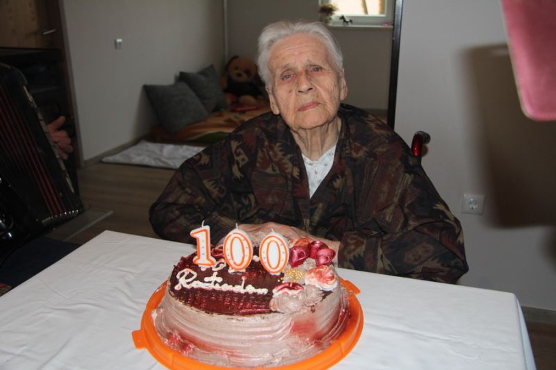 stotinu_godina_bake_ane_5